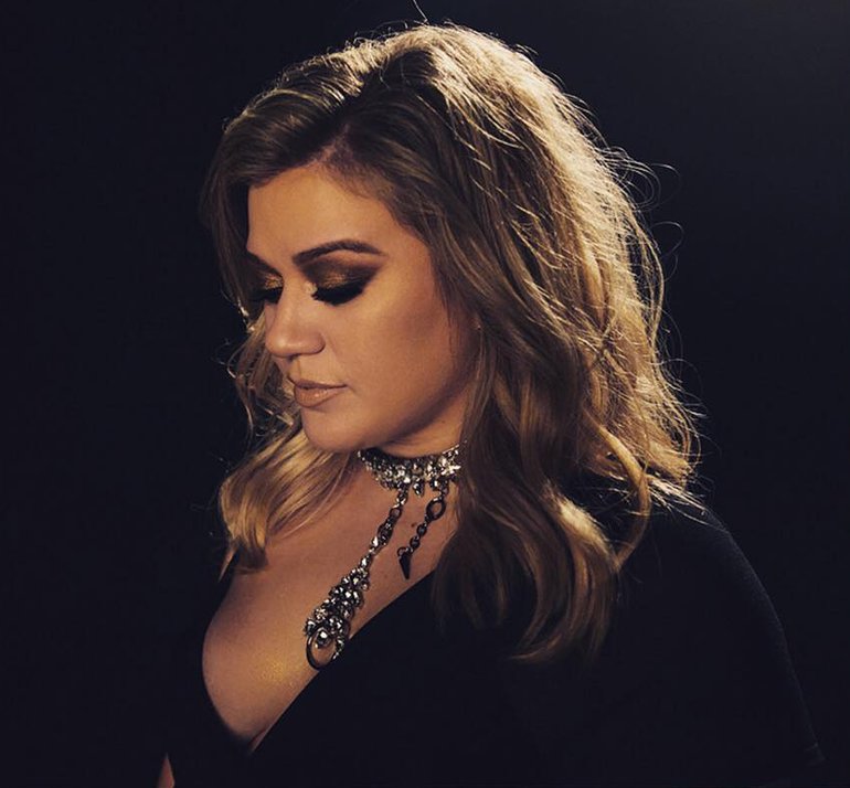 Kelly clarkson